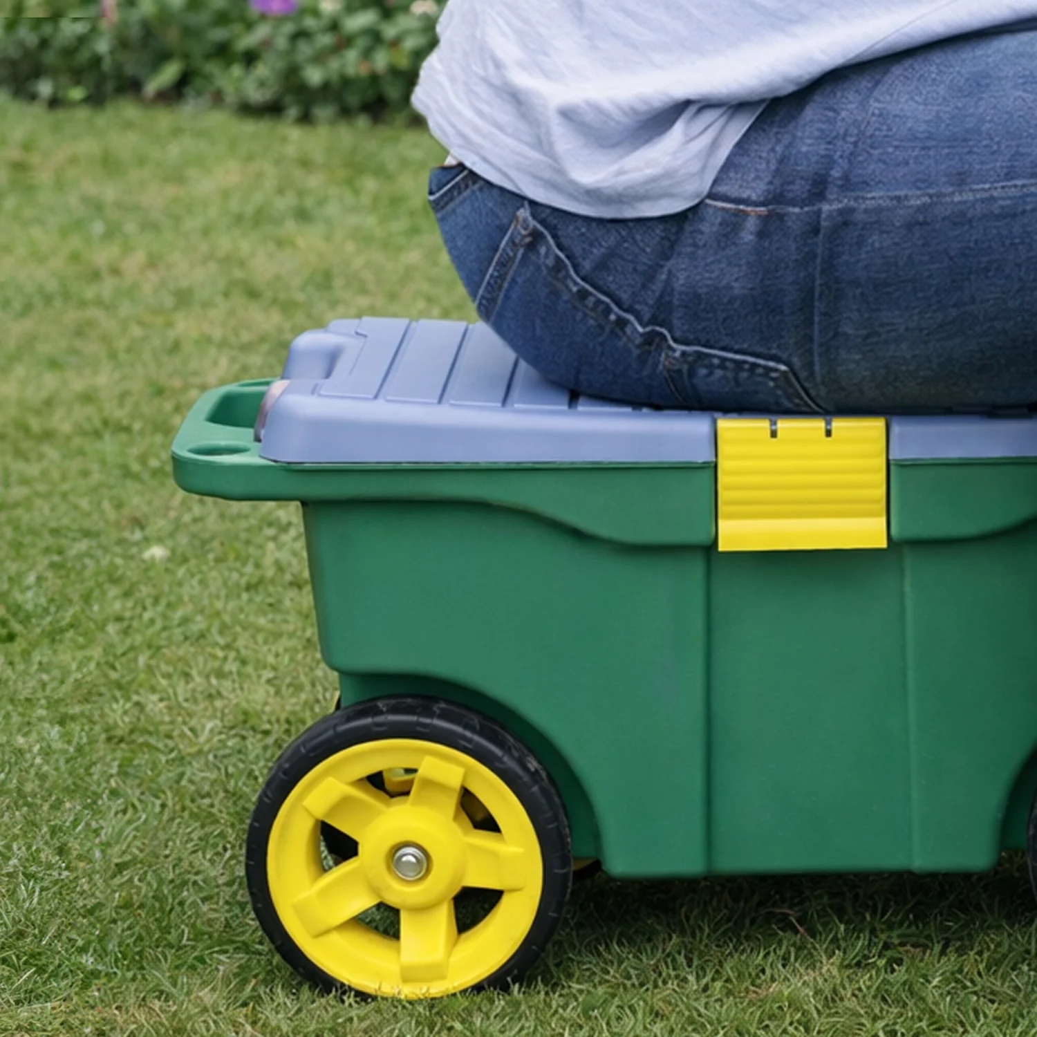HMF 2-in-1 Gartenwagen mit Sitz und Stauraum, Gartenhocker mit großen Rollen, Rollsitz für Gartenarbeit bis 100 kg, GWS-55CM-06, 55 x 26,5 x 29,5 cm, Grün - Image 8