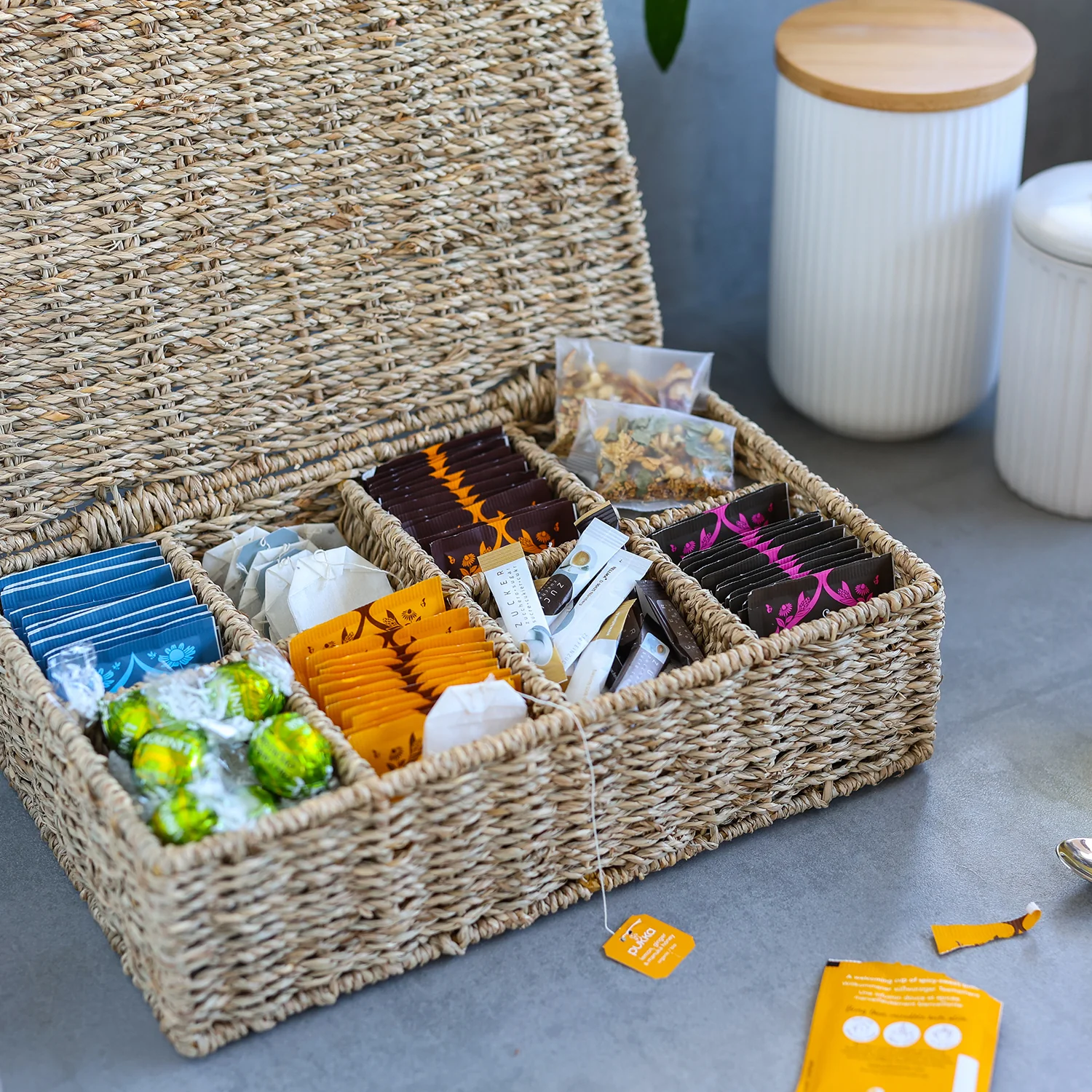 HMF Teebox 37290 für Teebeutel geflochten aus Wasserhyazinthe Seegras, Tee Aufbewahrungsbox mit 8 großen Fächern | 33 x 21 x 10 cm - Image 16